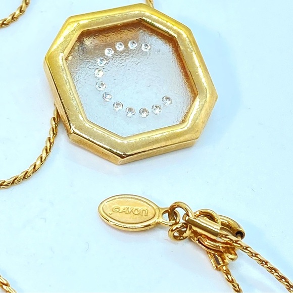 AVON Gold "C" Initial Necklace On Thin Gold Chain Vintage - Picture 7 of 9